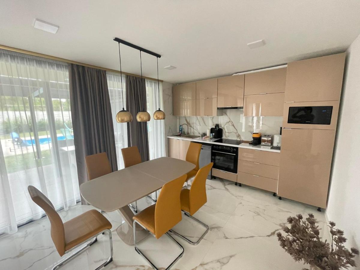Luxury Apartments In Balatonalmadi, Almadi Lux Apartman III - Pure Gold Buitenkant foto